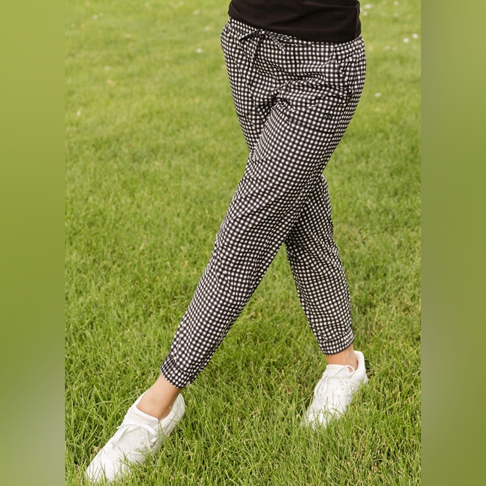 NWT Albion Black Check Jetsetters, Size S